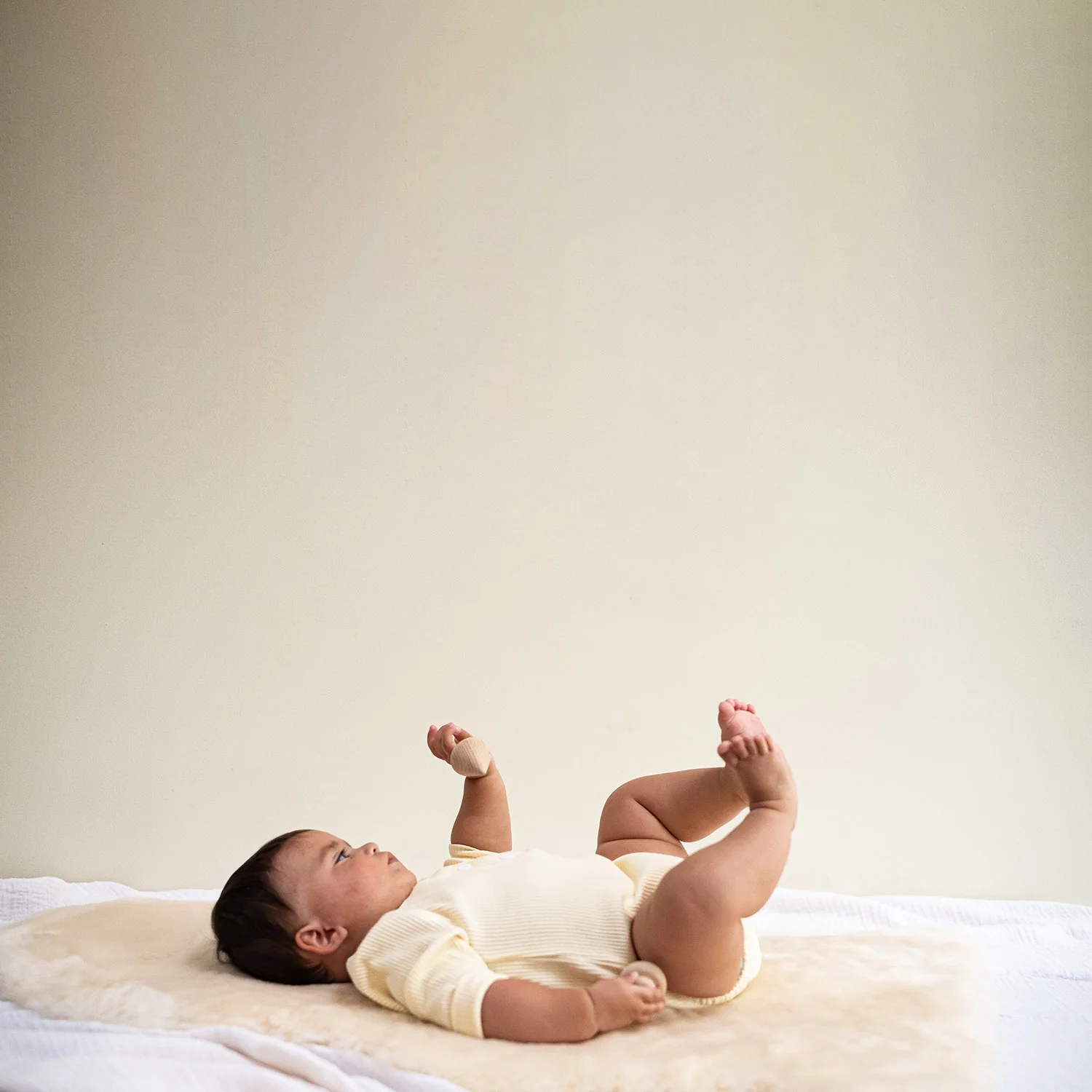 Merino Sheepskin Wrigglemat - Milk - Image 4