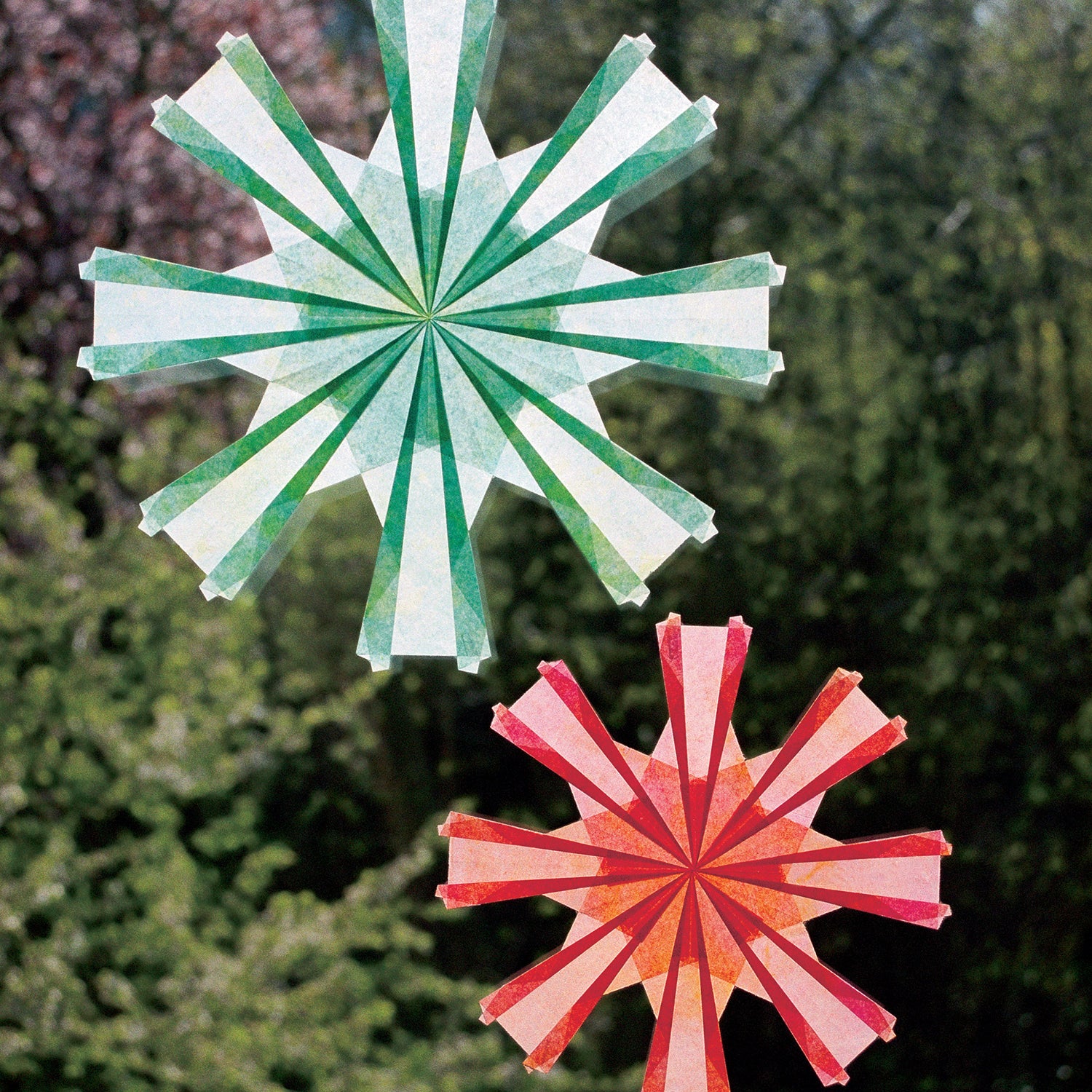 Crafting Magical Window Stars - How to Make Beautiful Paper Stars - Image 15