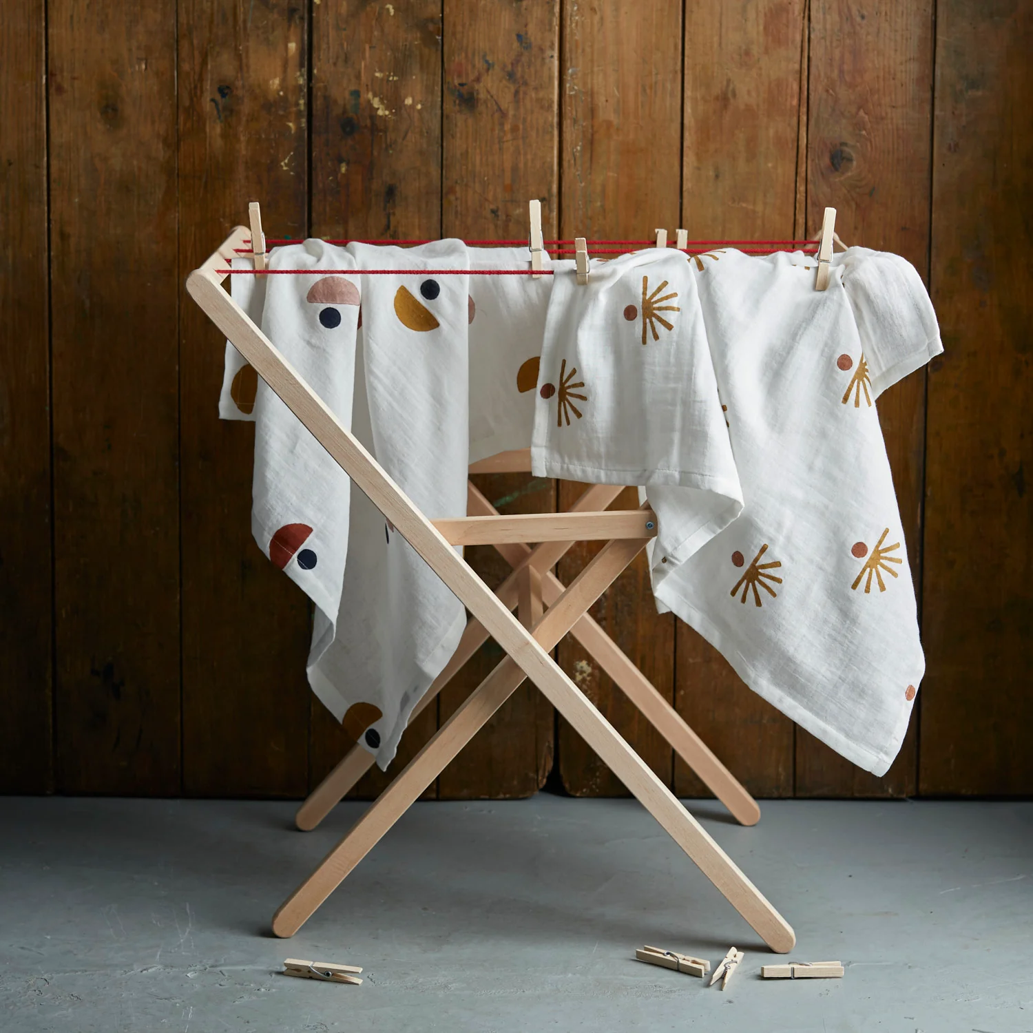 Wooden Dryer & Pegs - Image 3