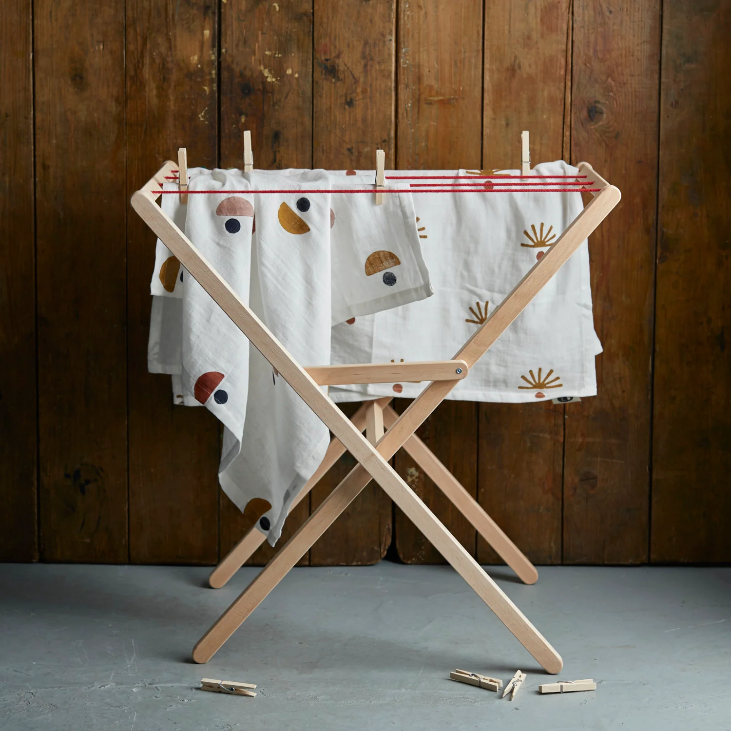 Wooden Dryer & Pegs - Image 4