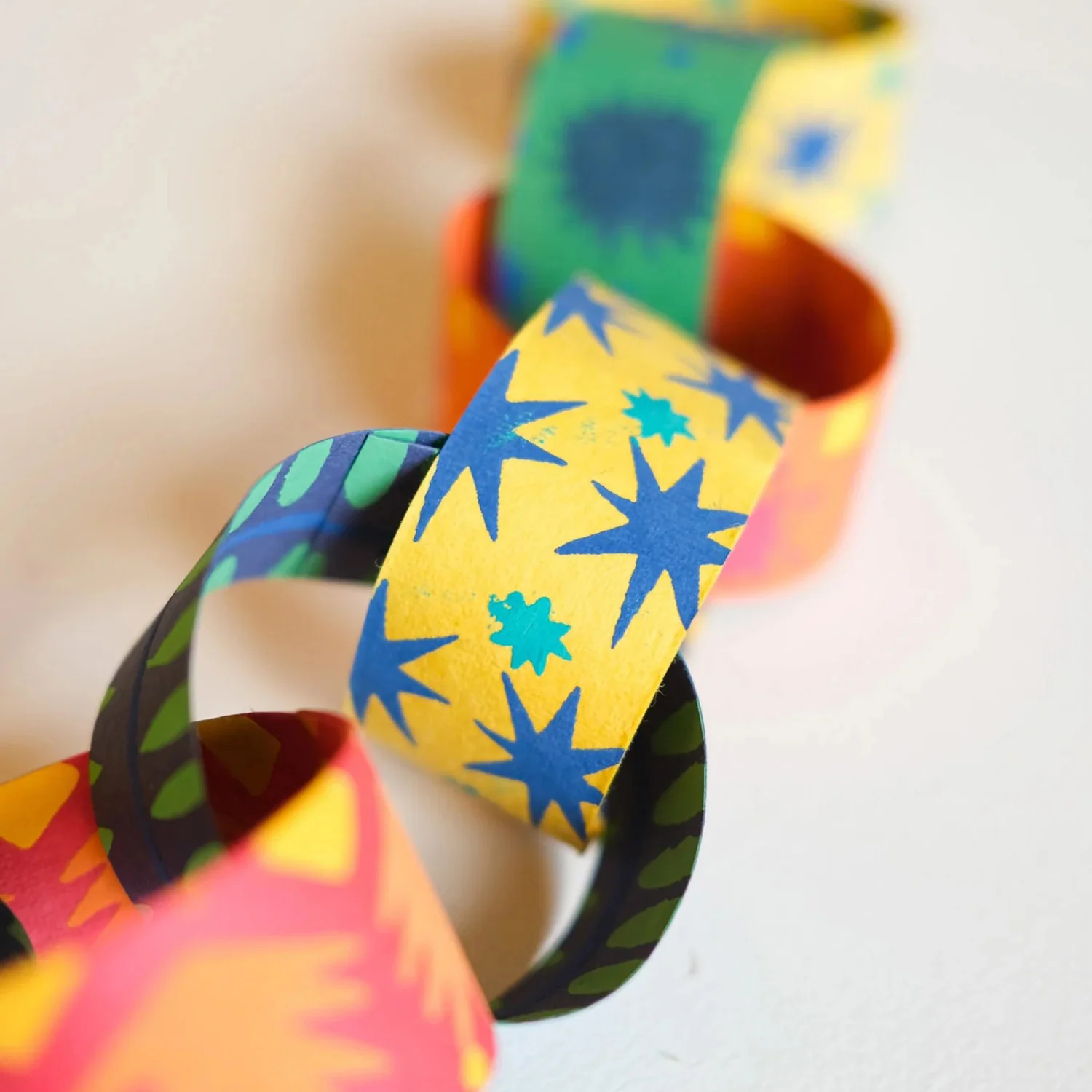 Handmade Paper Chain Kit - Celebration - Image 7