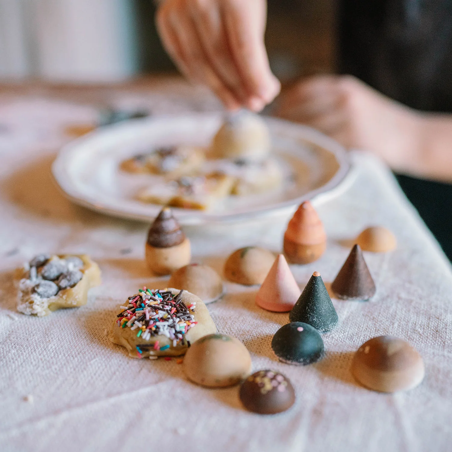 Wooden Bakes - 12 Pieces - Image 3