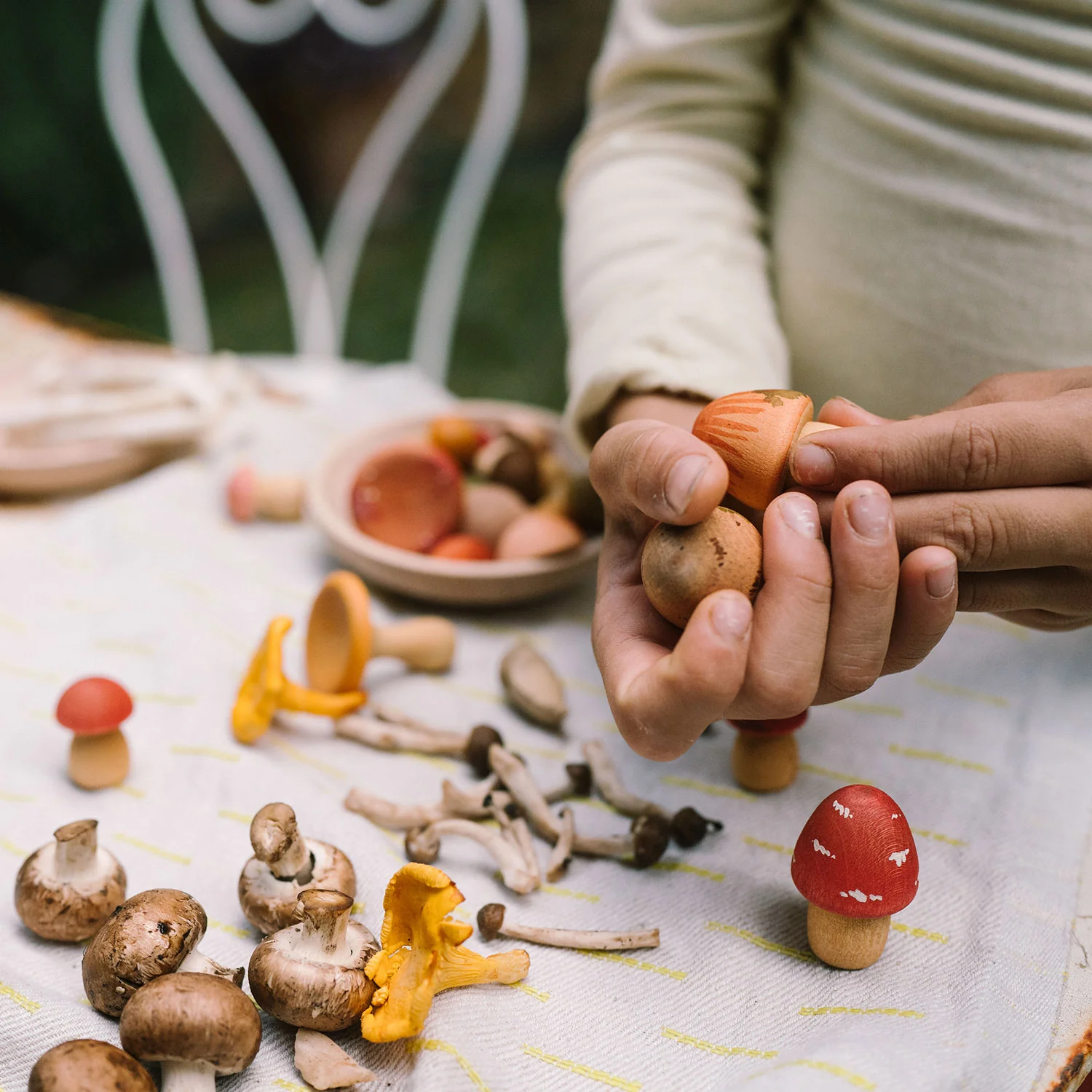 Wooden Mushroom Grove - 18 Pieces - Image 6