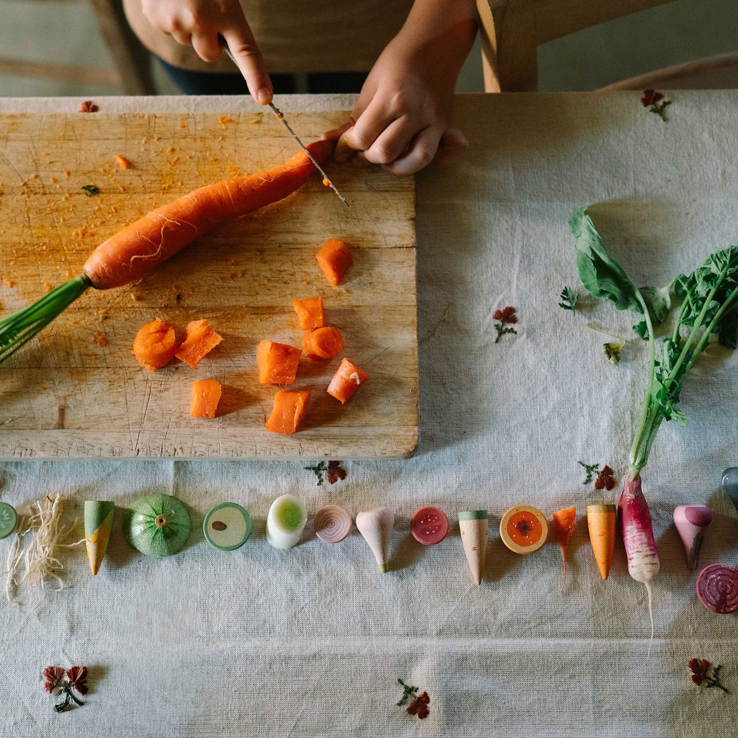 Wooden Veggies - 12 Pieces - Image 6