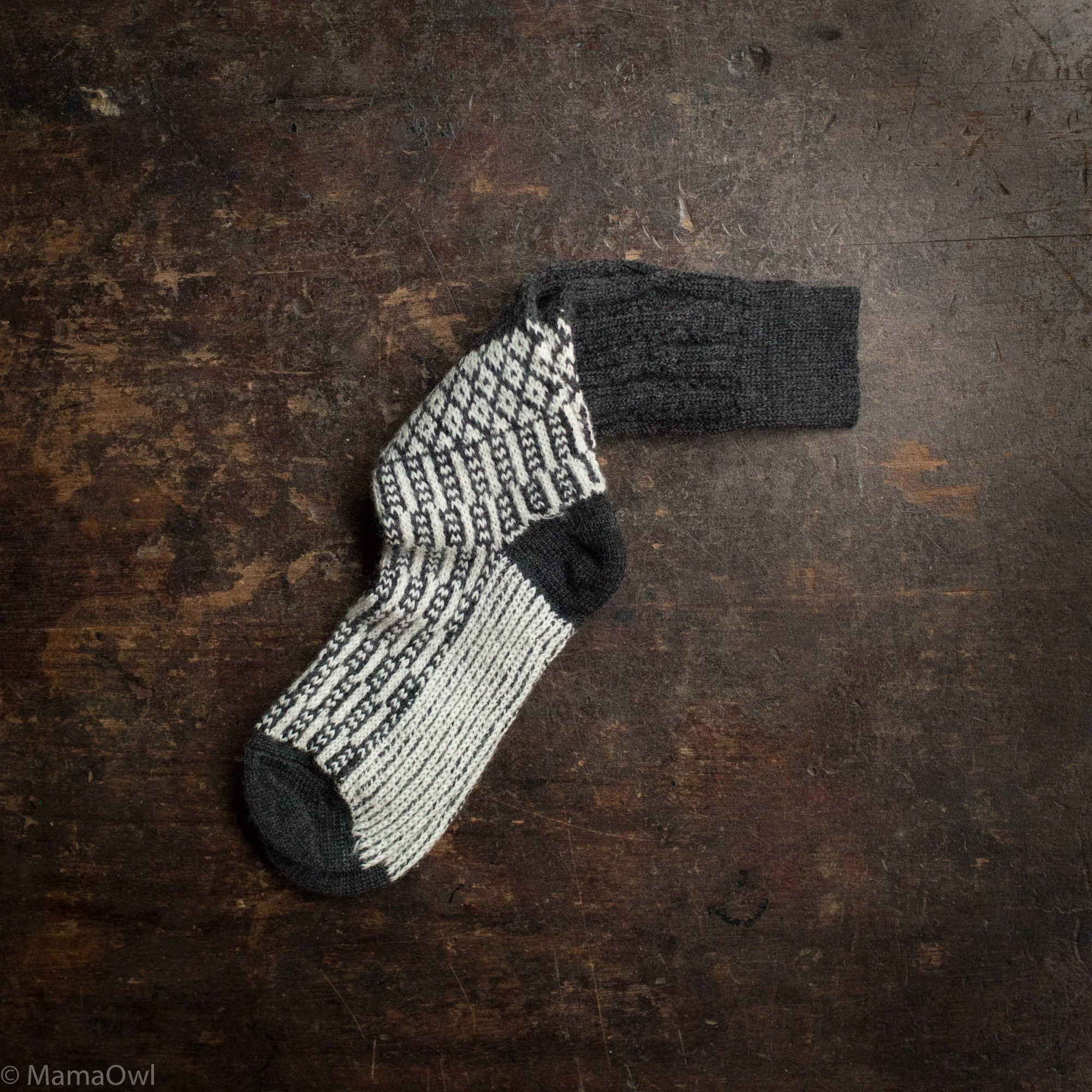 Adults Wool Nordic Socks - Anthracite/Natural - Image 2