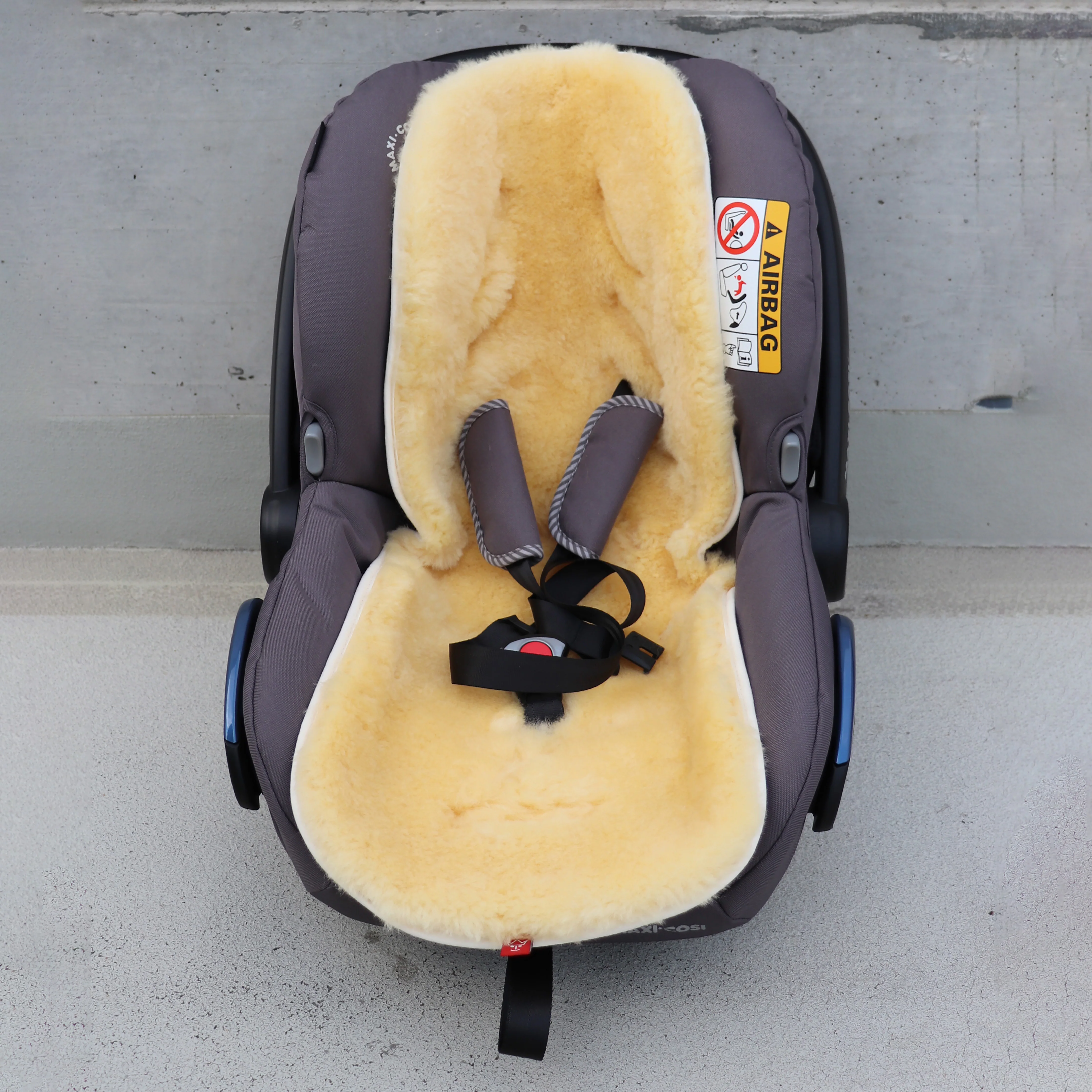 Sheepskin Pram/Buggy Liner - Natural - Image 4