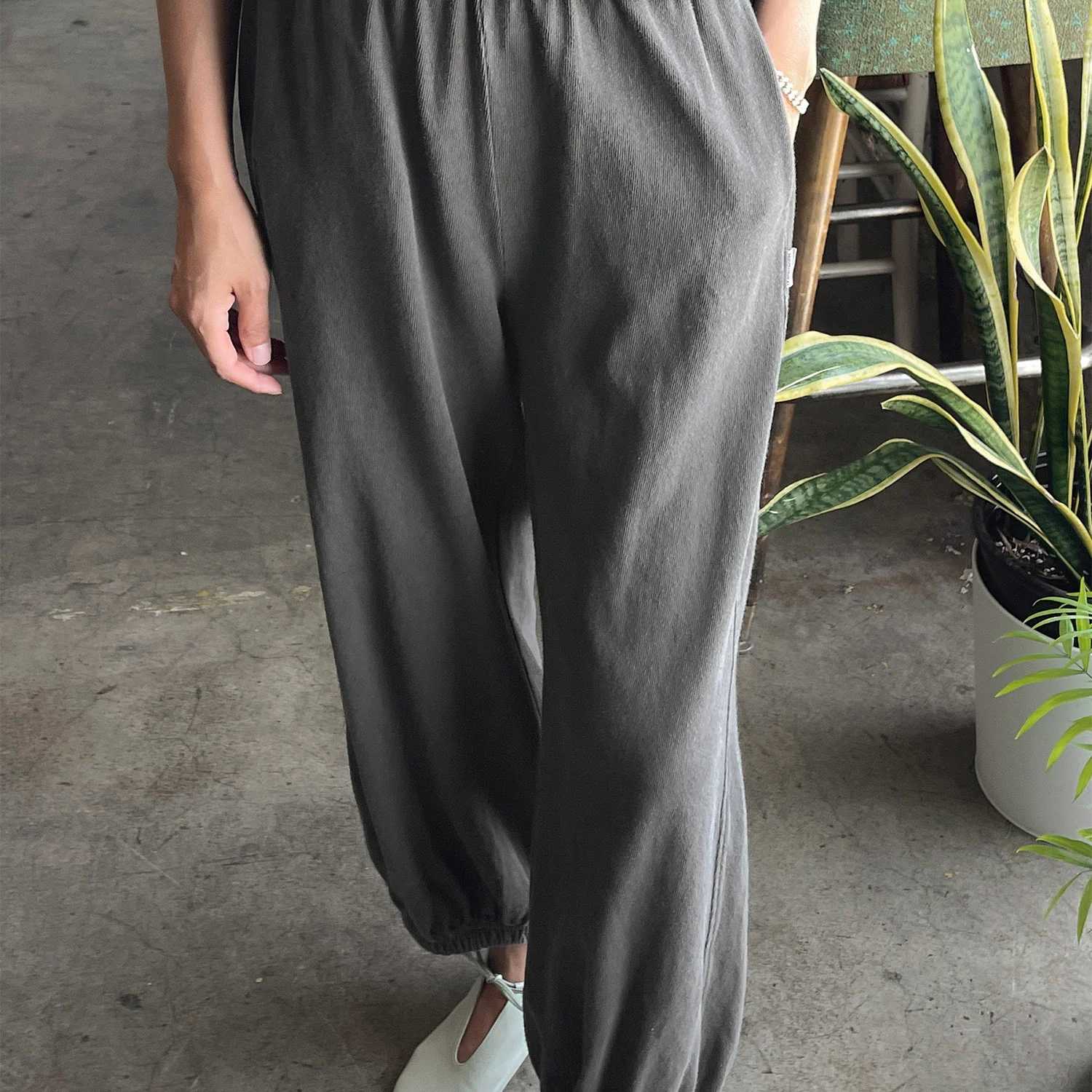 Women's Cotton Balloon Pants - Coal - Image 4