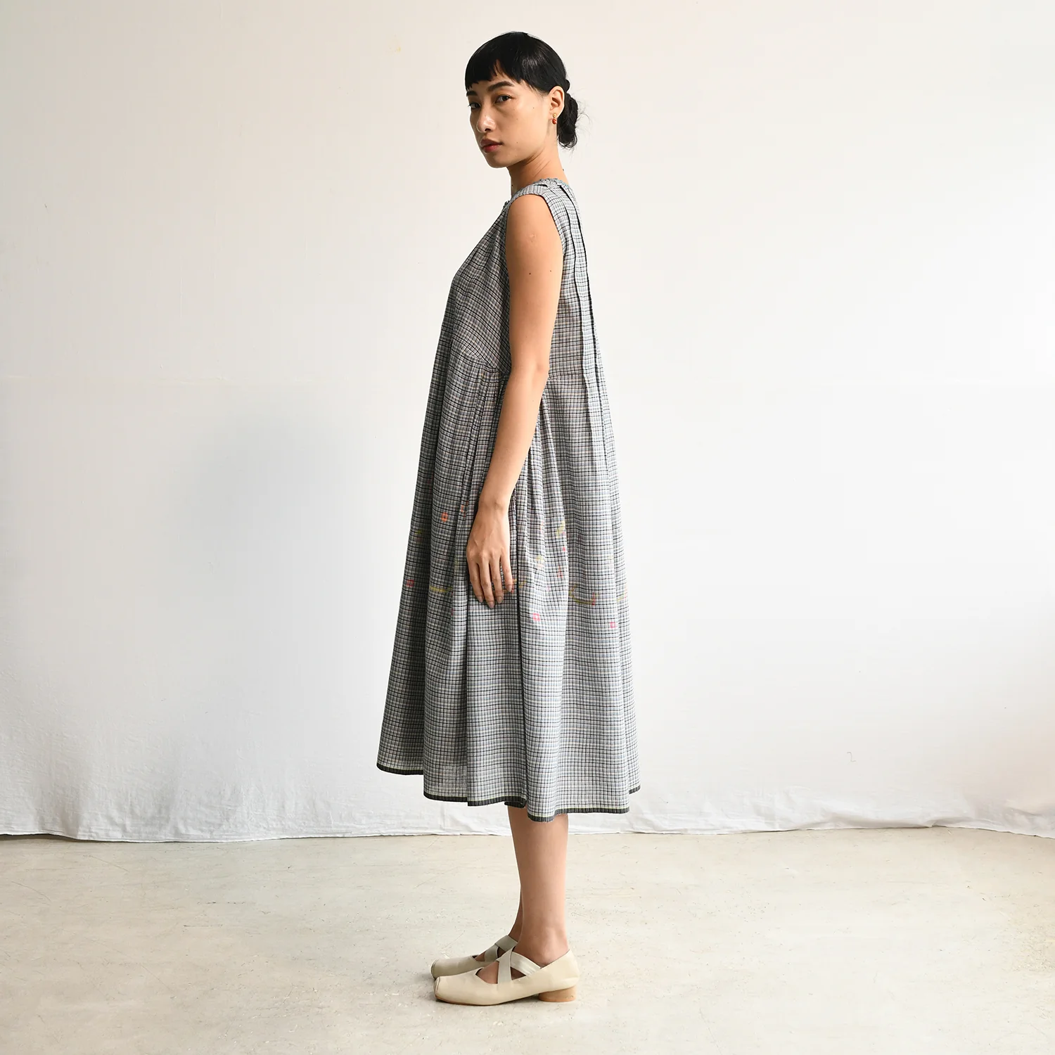 Women's Handloomed Cotton Nori Dress - Sepia Check - Image 10