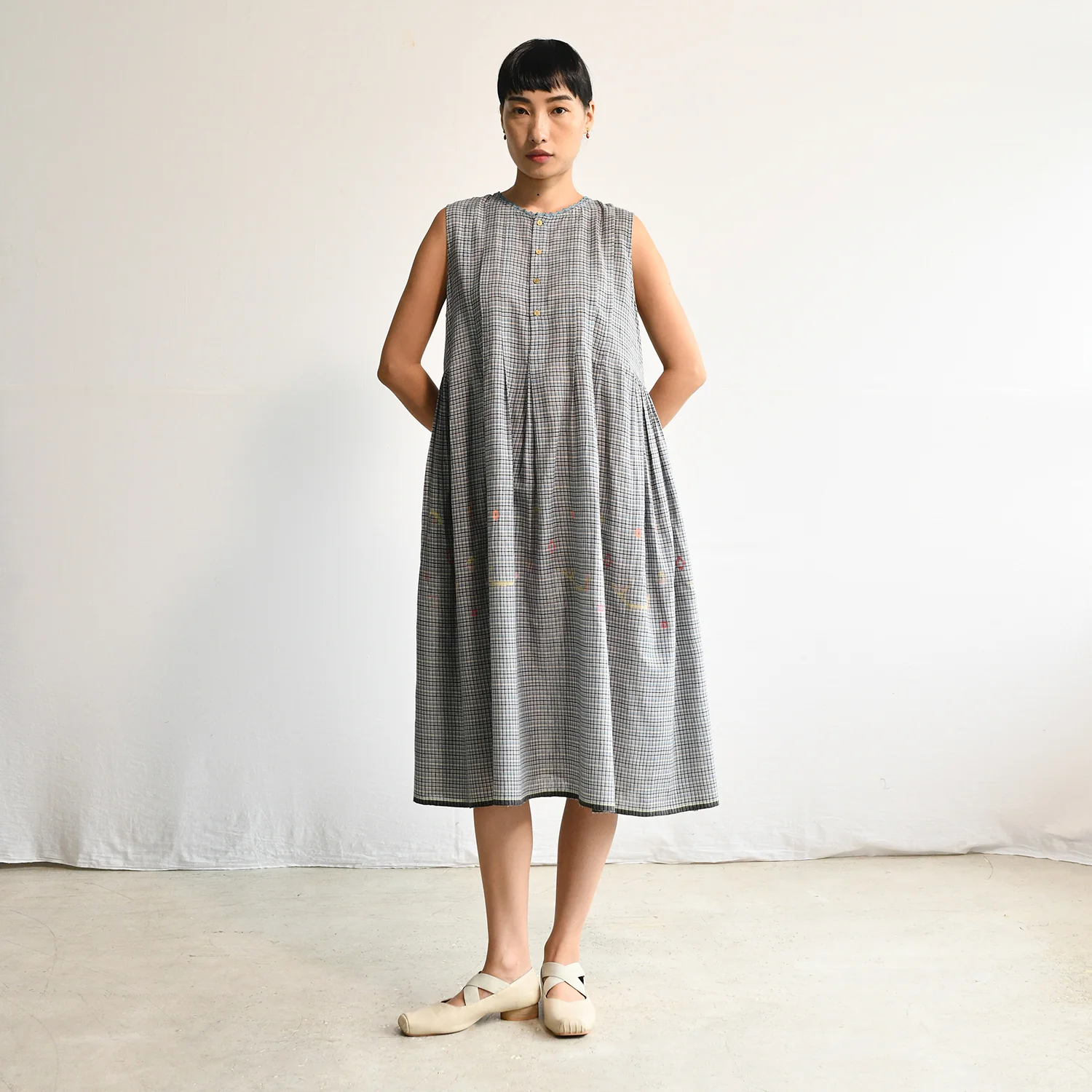 Women's Handloomed Cotton Nori Dress - Sepia Check - Image 4