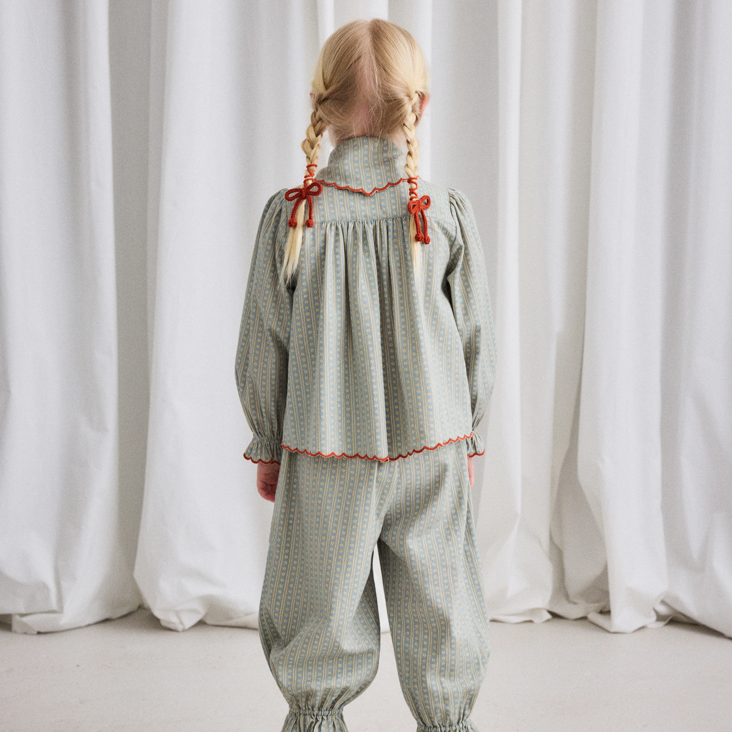 Kids Cotton Twill Miki Top - Overcast Little House Floral - Image 3
