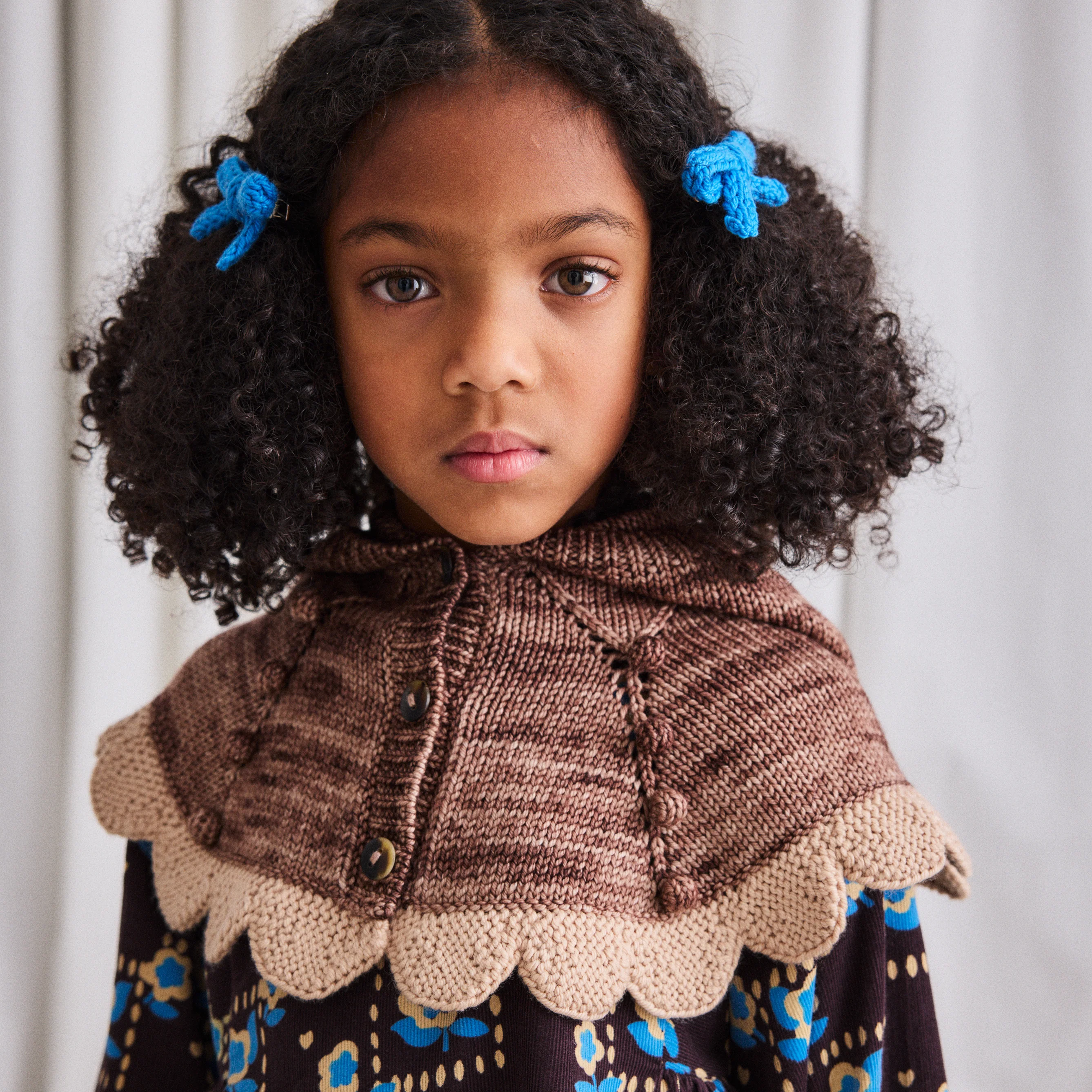 Kids Merino Wool Scallop Capelet - Affogato