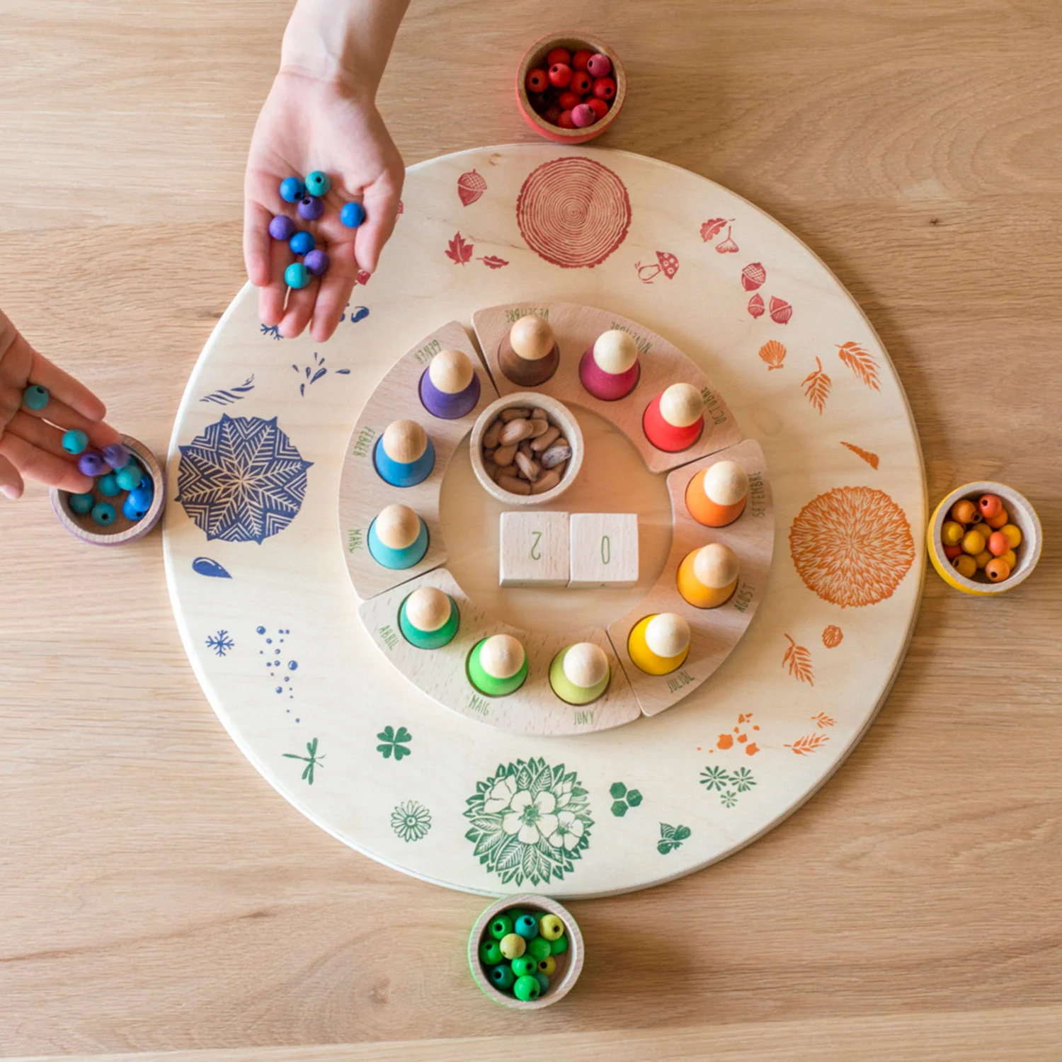Wooden Round Platform With 4 Seasonal Elements - Image 3