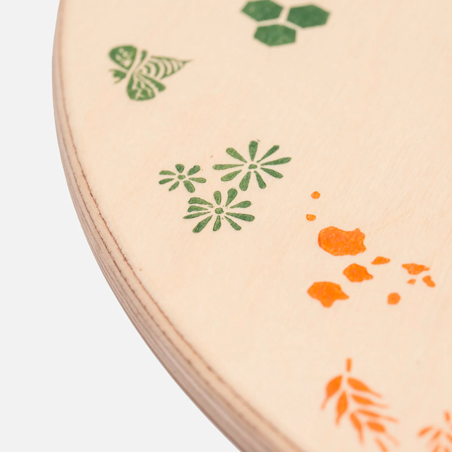 Wooden Round Platform With 4 Seasonal Elements - Image 4