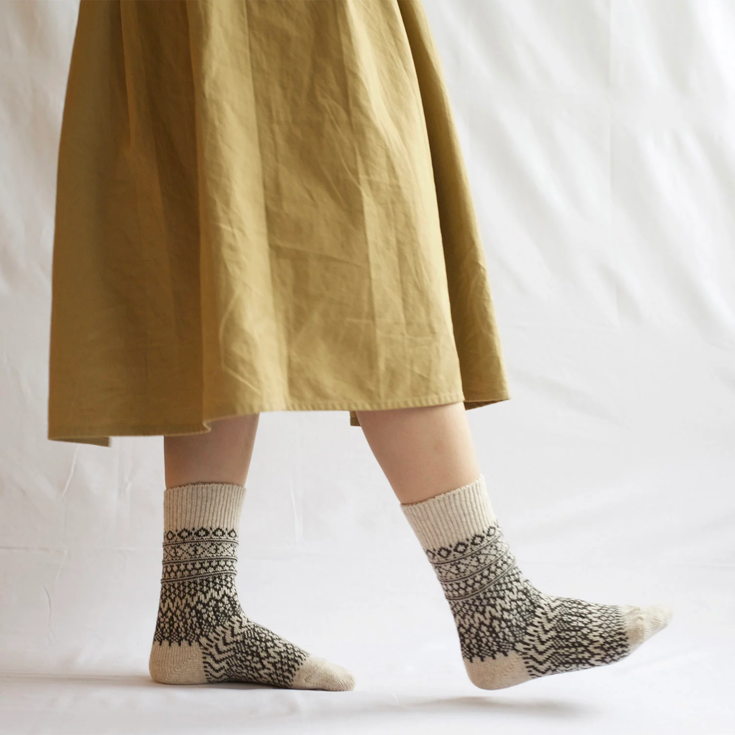 Adults Wool Jacquard Socks - Oatmeal - Image 3