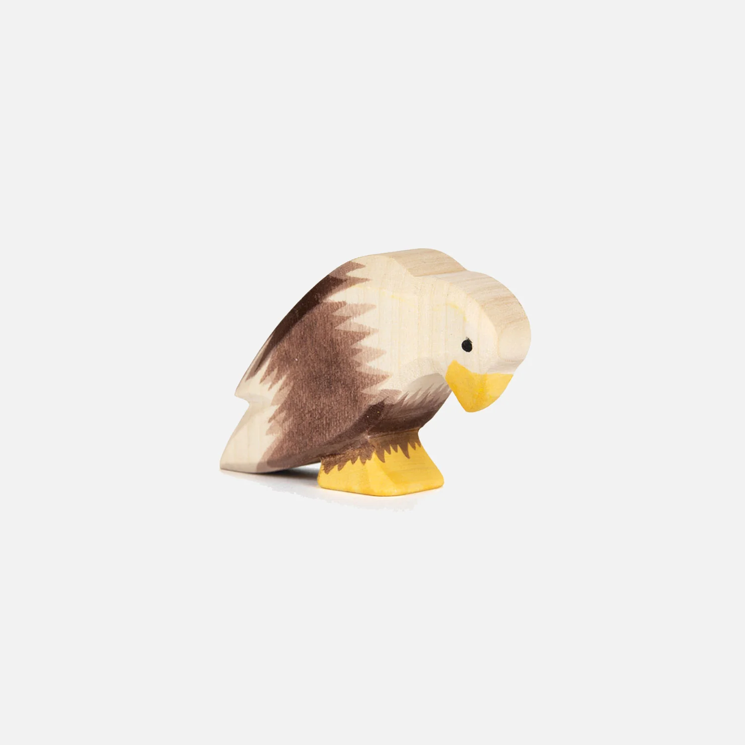 Handcrafted Wooden Bald Eagle Sitting - Image 2