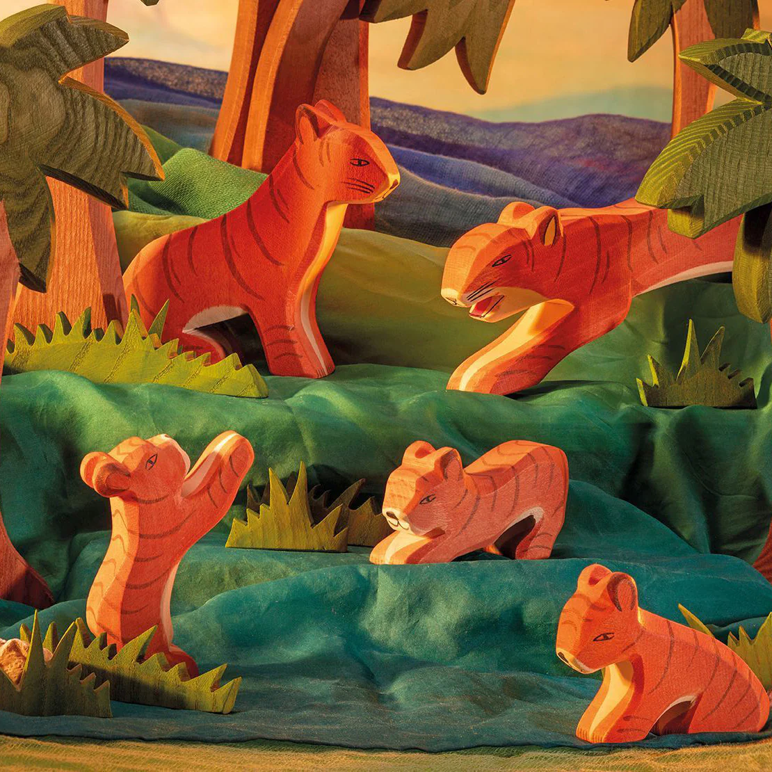 Handcrafted Wooden Large Tiger jumping - Image 4