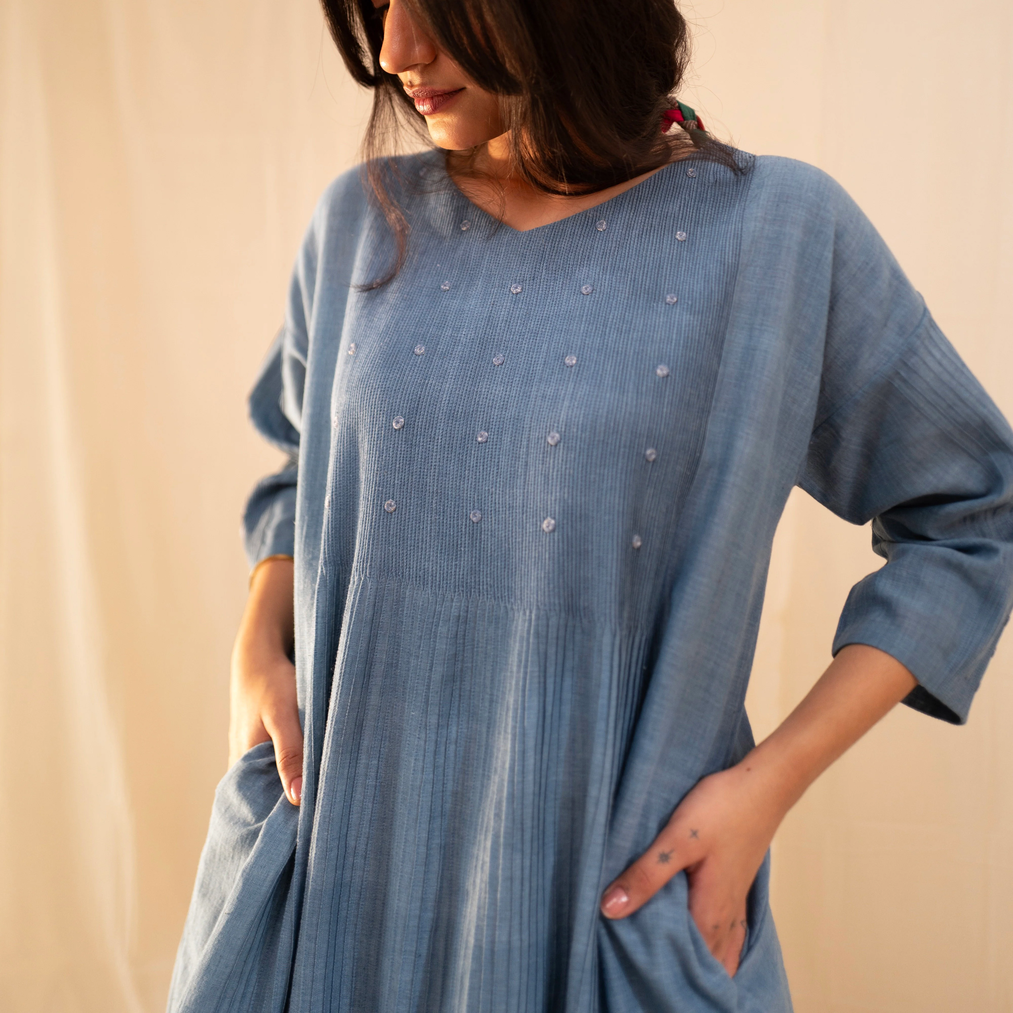 Women's Handwoven Cotton Anaar Pleated Dress - Indigo - Image 4