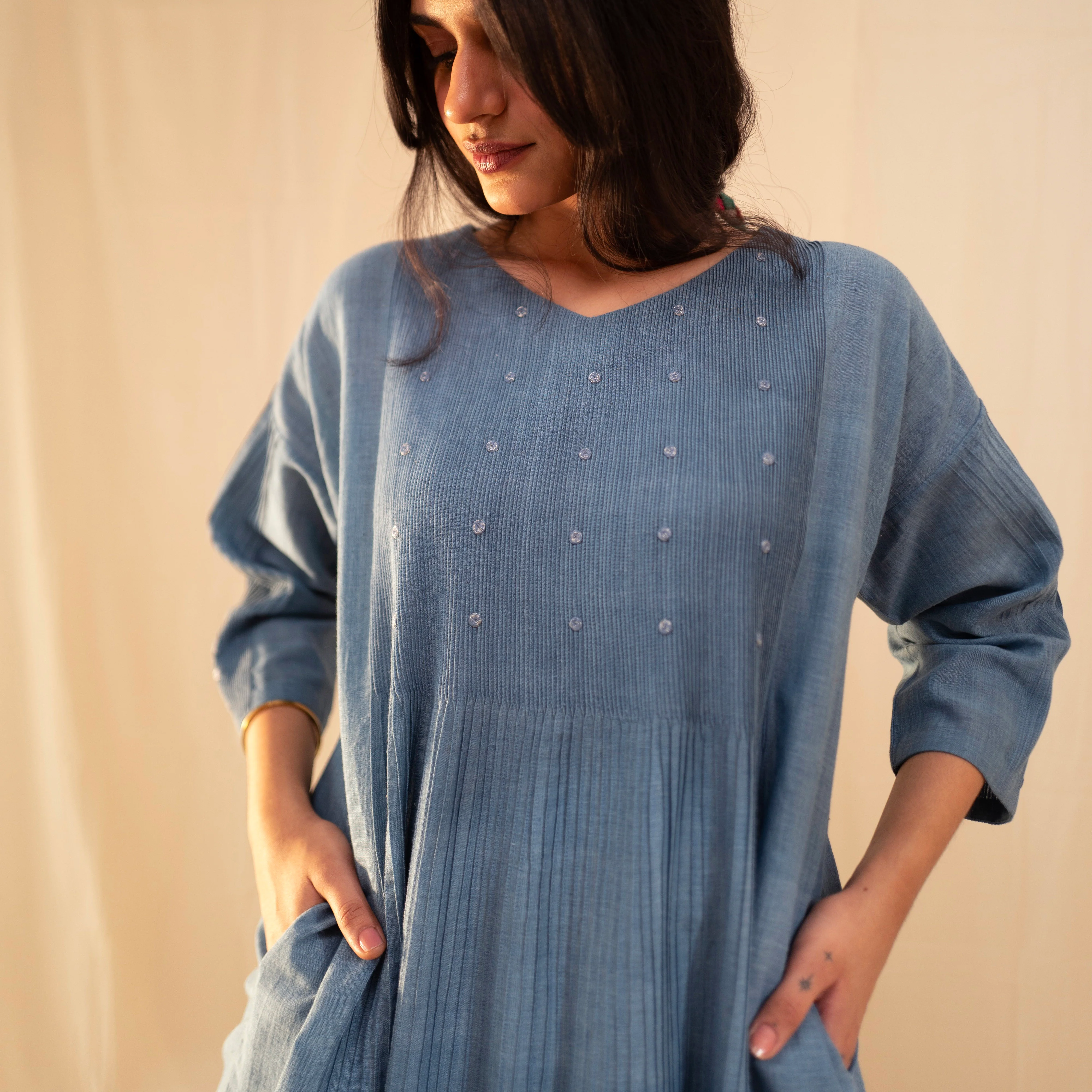 Women's Handwoven Cotton Anaar Pleated Dress - Indigo - Image 6