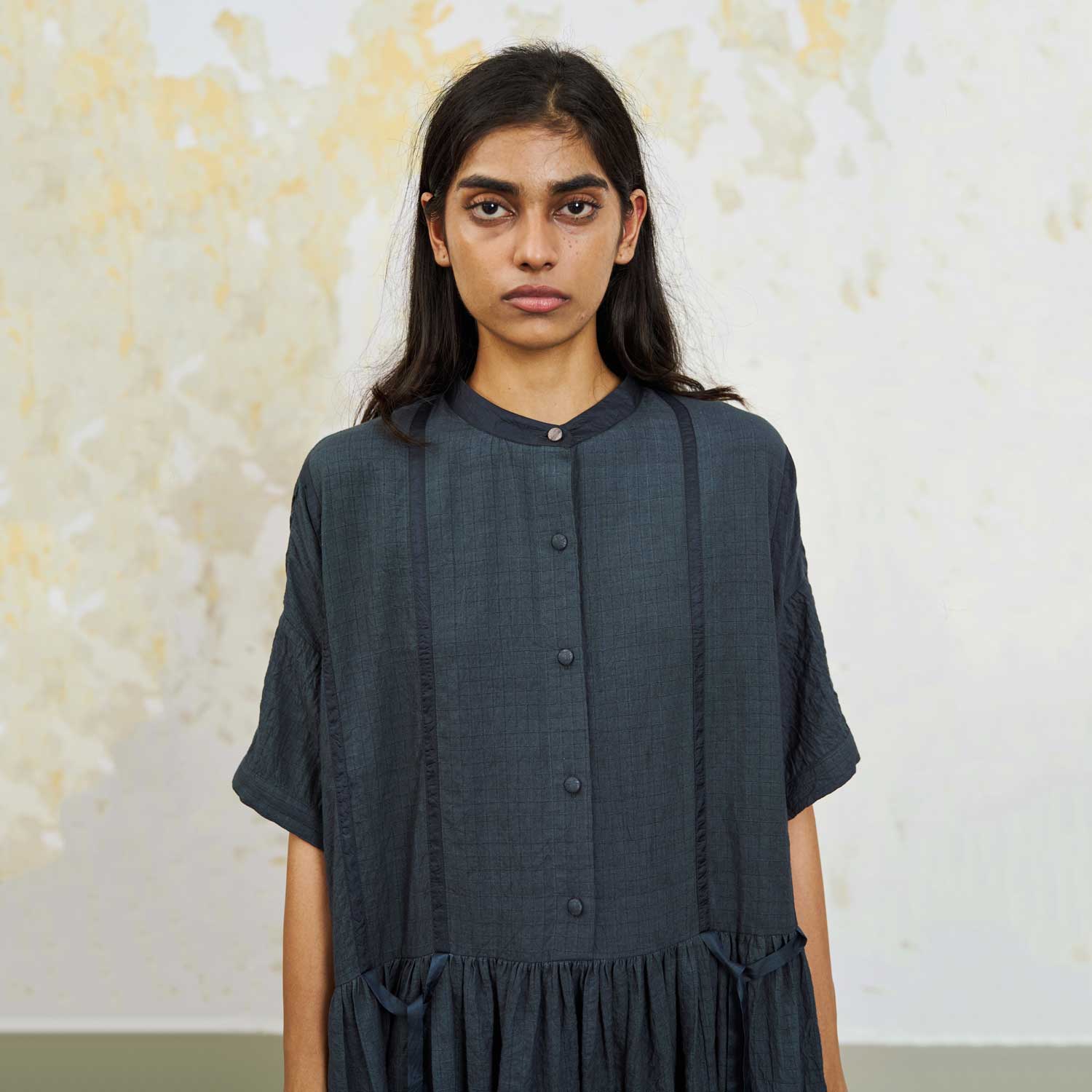 Women's Handloomed Cotton Oversized Mira Dress - Charcoal - Image 2