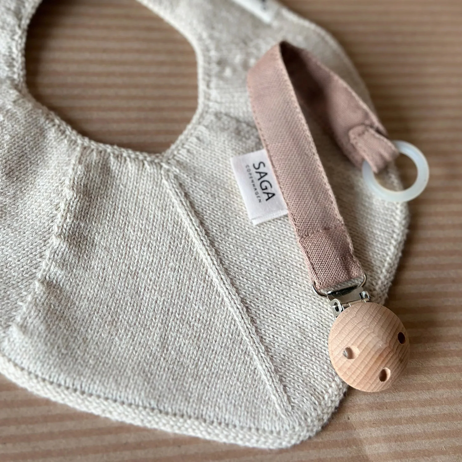 Cotton Knitted Fjola Bib - Ivory - Image 3