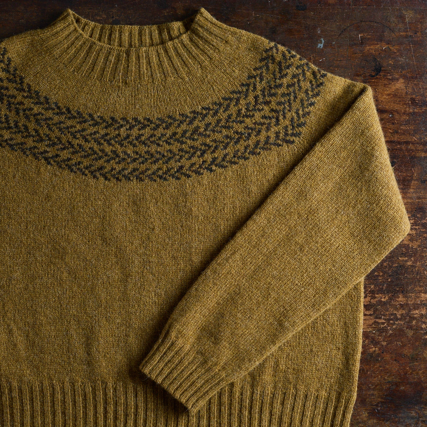 Garden Women's Sweater - Lambswool - Asparagus - Image 2