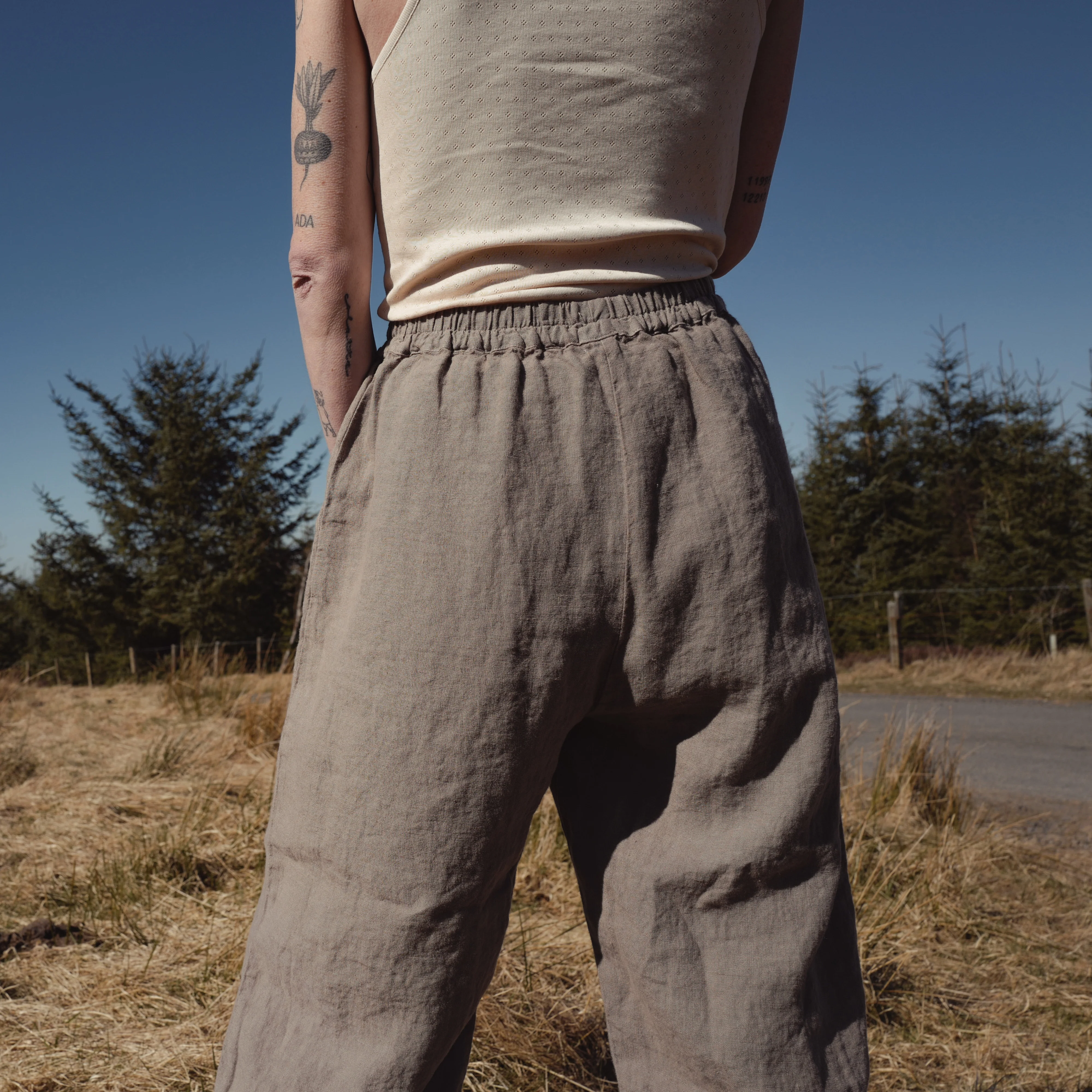 Hawthorn Women's Trousers - Linen - Timber - Image 4