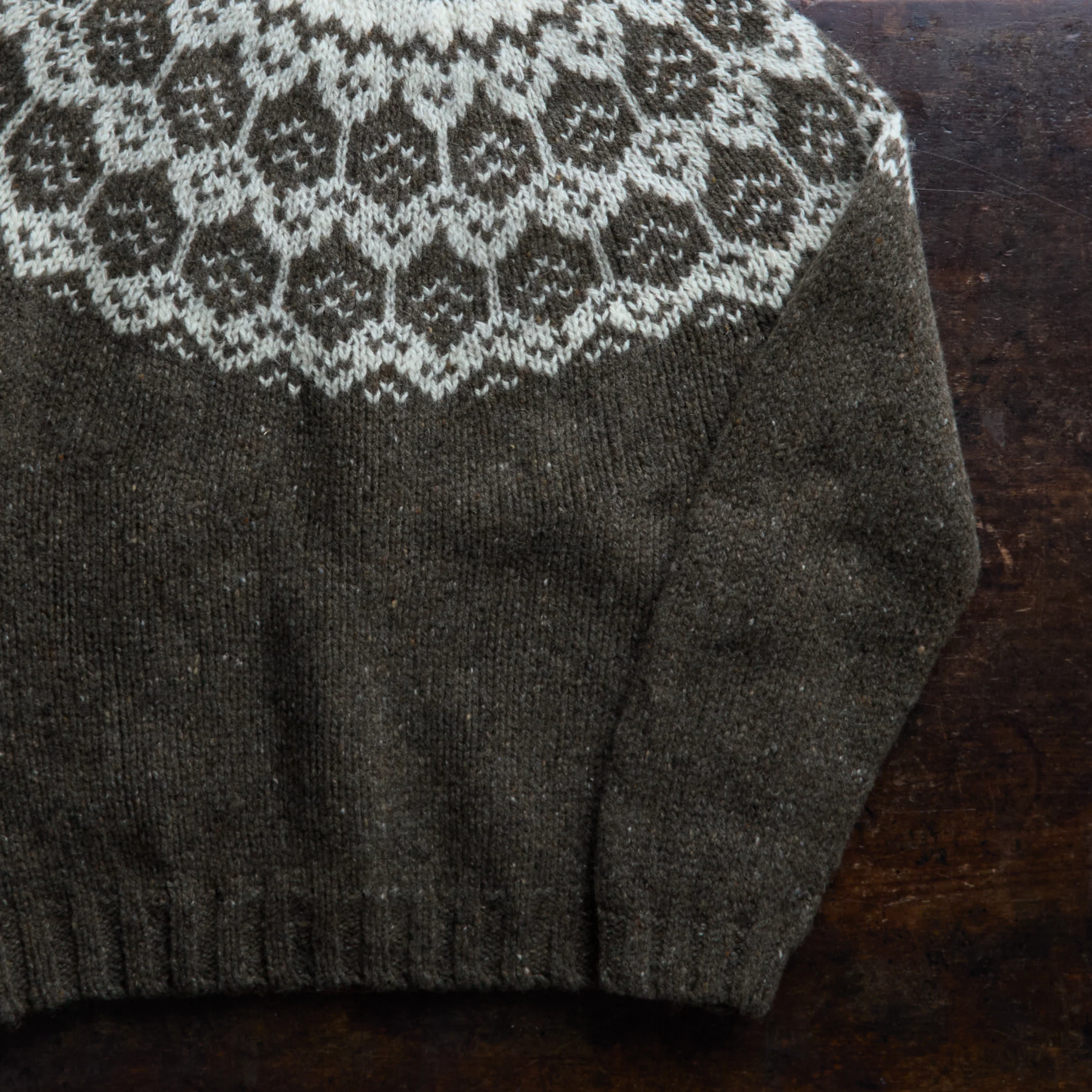 Norse Women's Sweater - Donegal Wool - Granite - Image 10