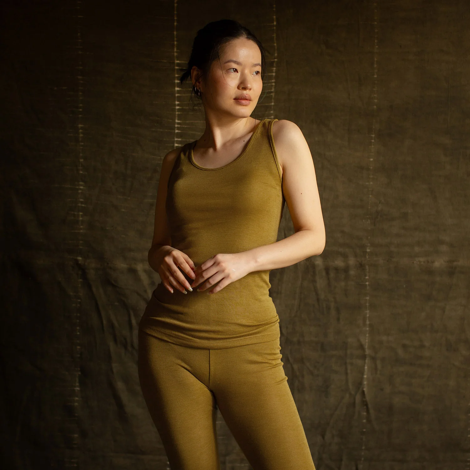 Finch Women's Leggings - Merino Wool & Silk - Pistachio - Image 3