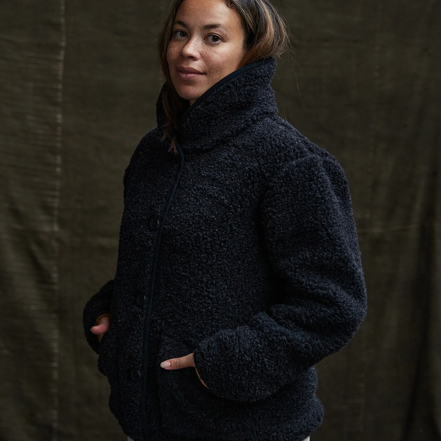 Oryx Women's Jacket - Wool Teddy Fleece - Coal