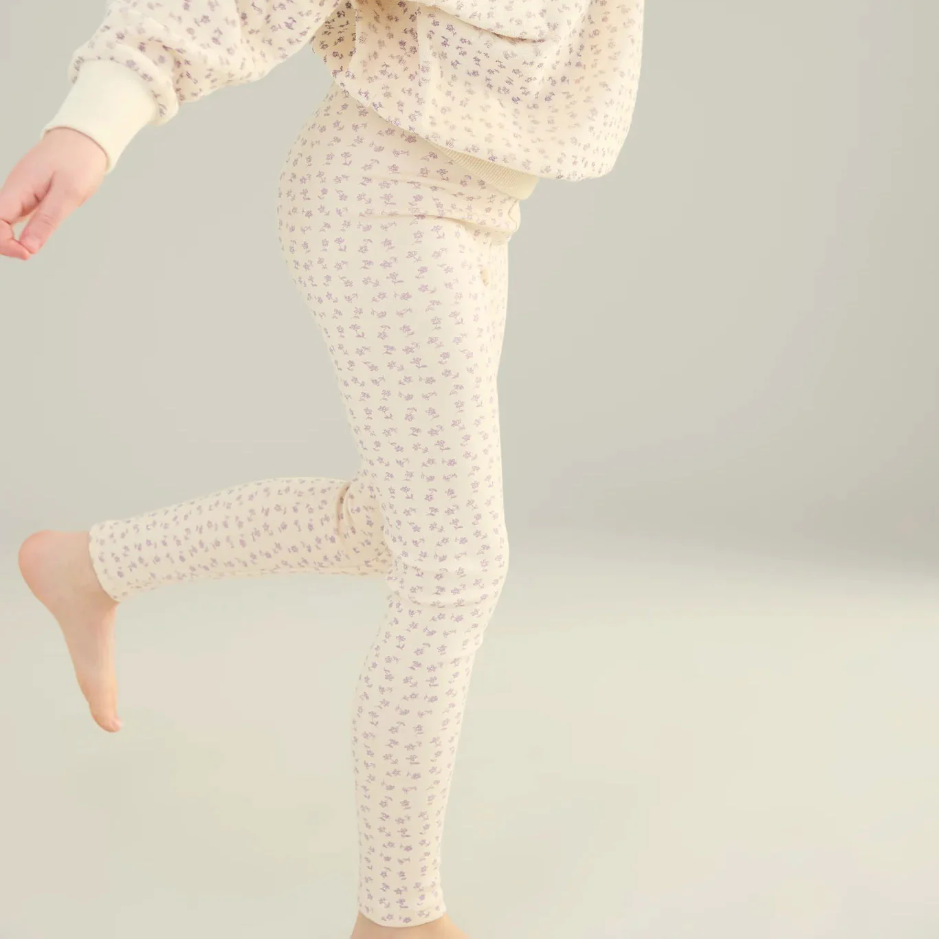 Kids Pima Cotton Stretch Leggings - Pansy Chicweed Print - Image 3