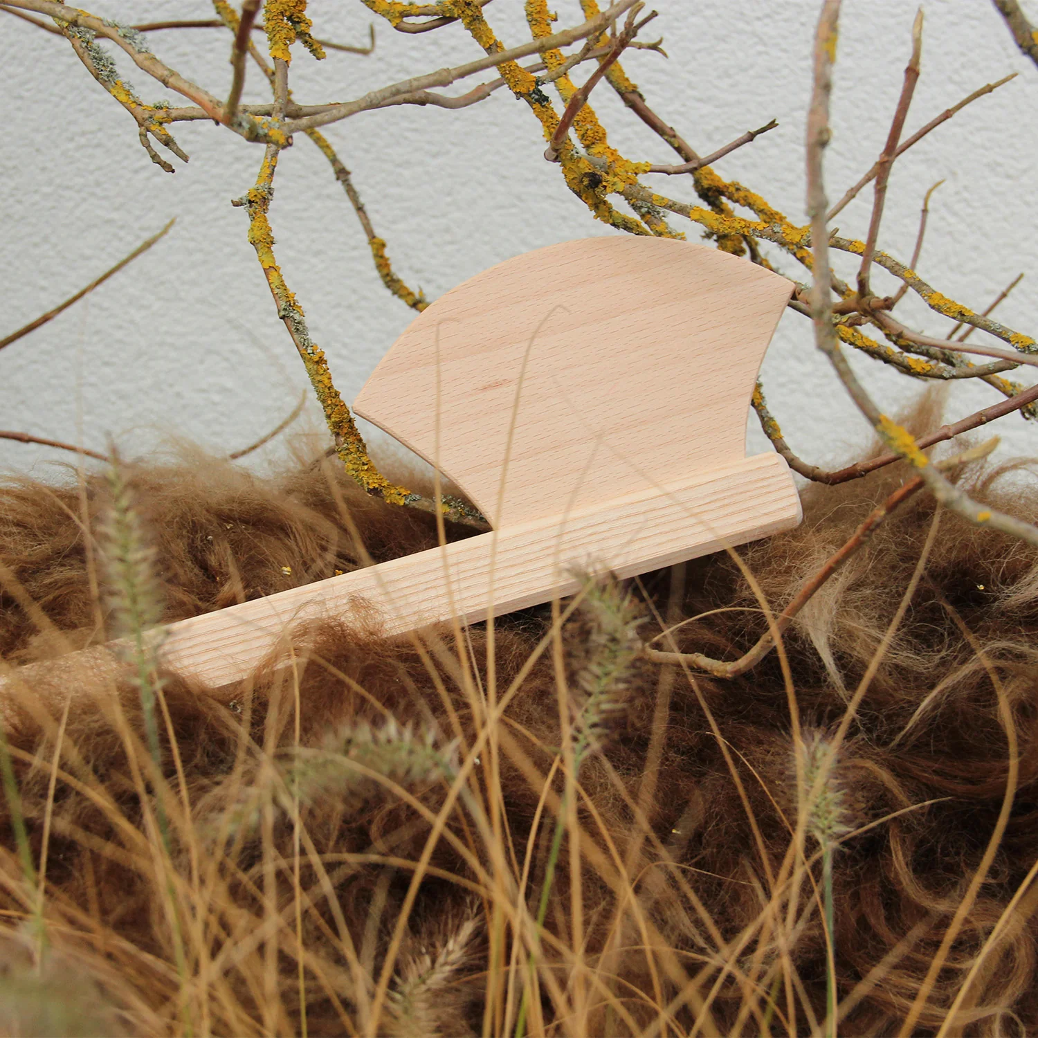 Wooden Ragnar Mini Viking Shield & Axe Set - Image 2