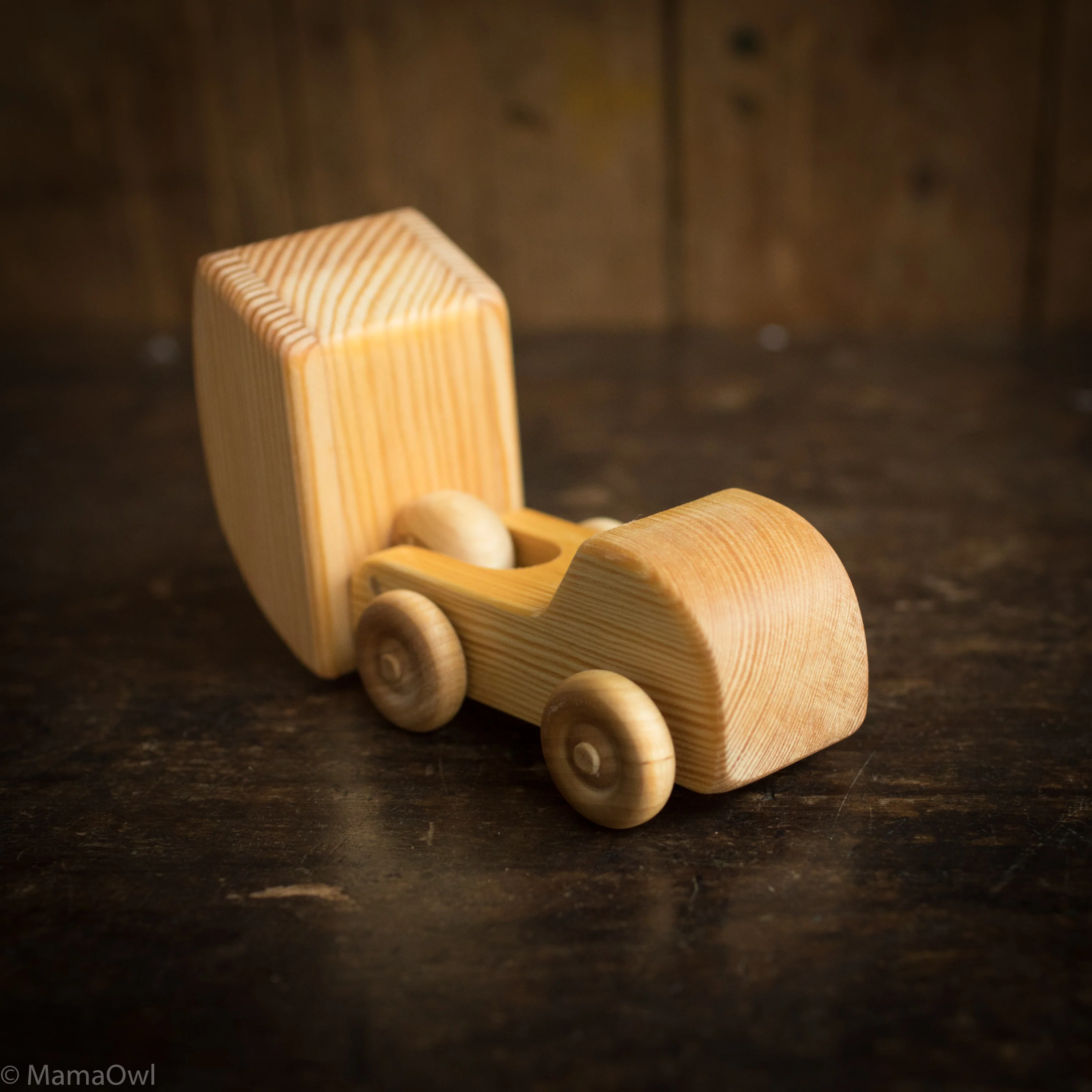 Wooden Small Dump Truck - Image 2