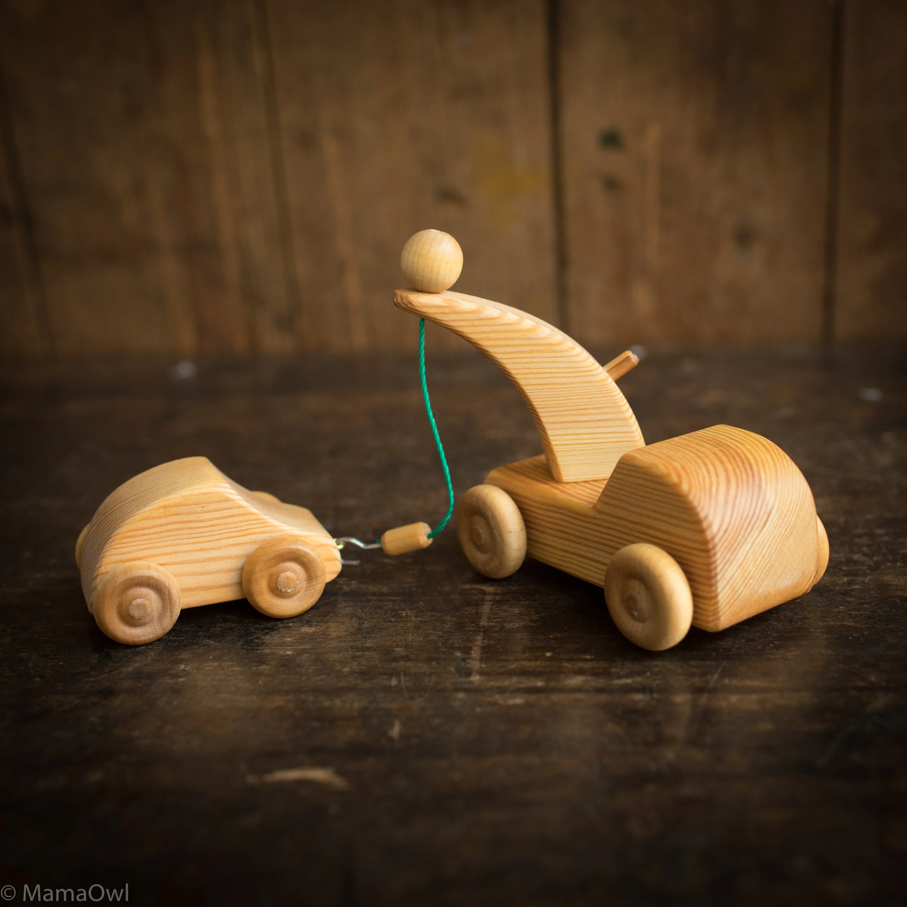 Wooden Small Tow Truck With Small Car - Image 2